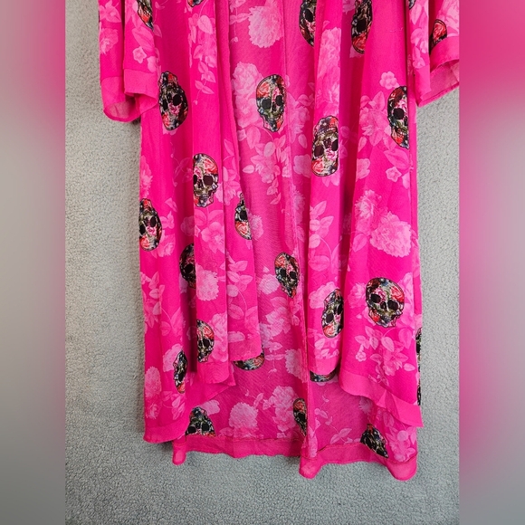 Torrid Womens Kimono Sz 00=M 10 Pink With Flowered Skulls Open Front Hi Lo hem - Picture 4 of 12